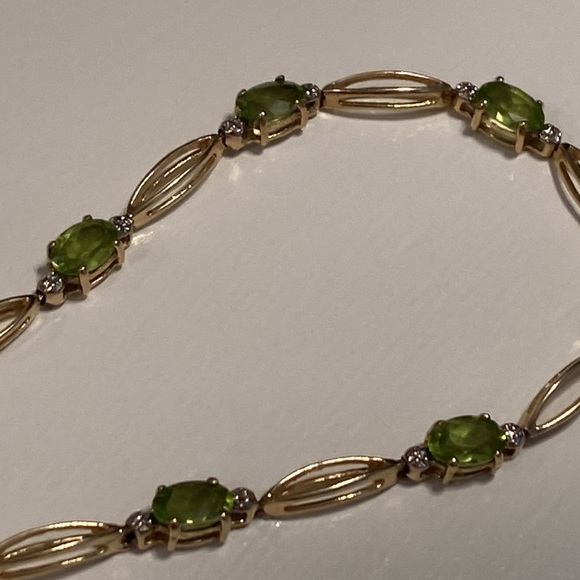 10k Gold Peridot and Diamond Tennis Bracelet - Picture 11 of 11
